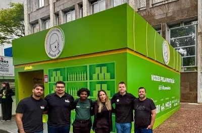 Projeto “Vozes pela Proteção” promove conscientização e prevenção da violência sexual contra crianças e adolescentes durante a Feira do Livro de Porto Alegre.